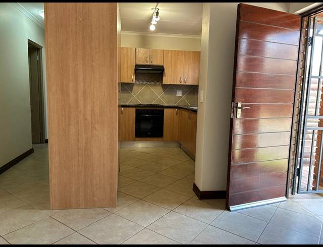 2 BEDROOM COMPLEX FOR SALE IN PRETORIA EAST